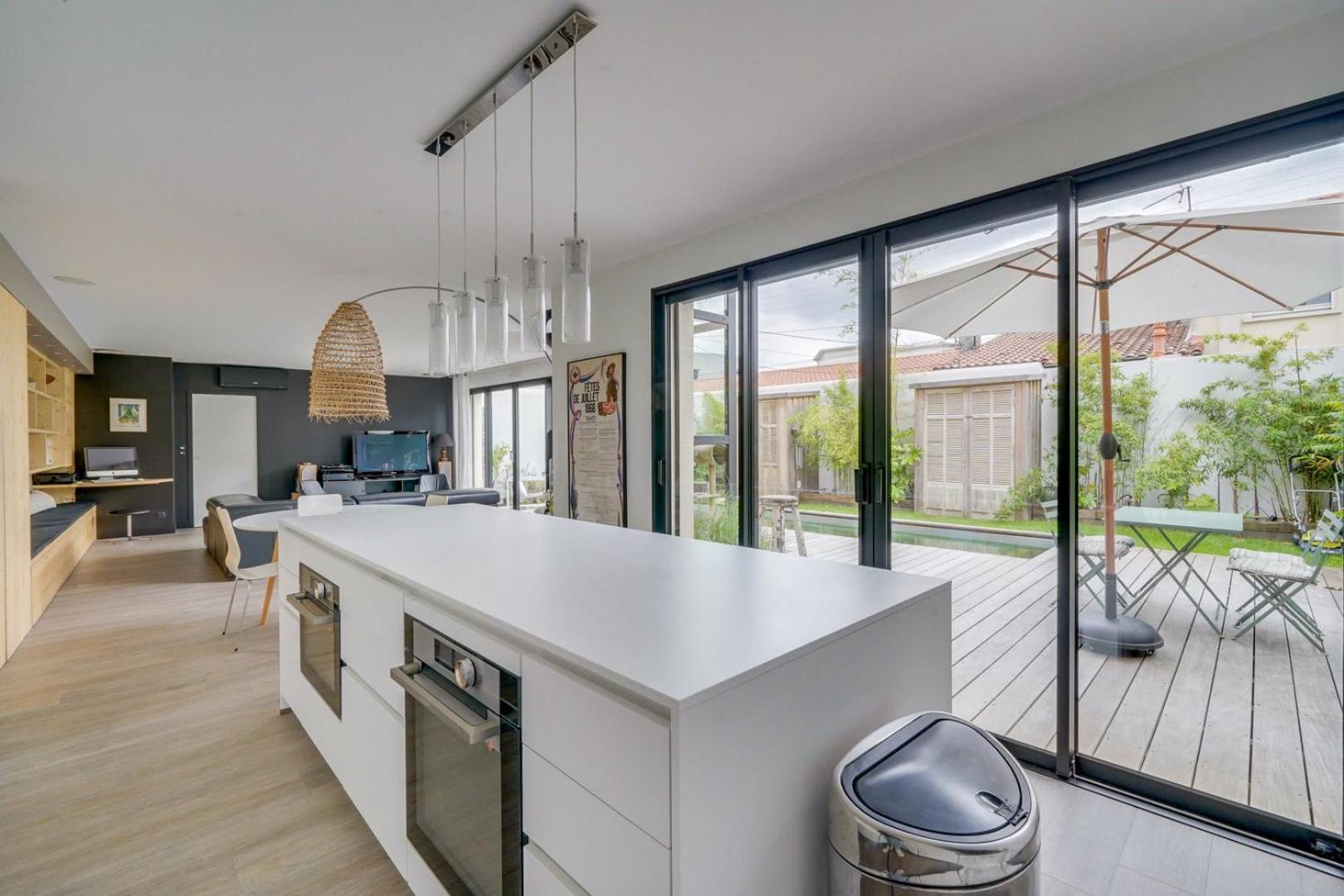 Spacious Bordeaux Family Home With Swimming Pool Εξωτερικό φωτογραφία